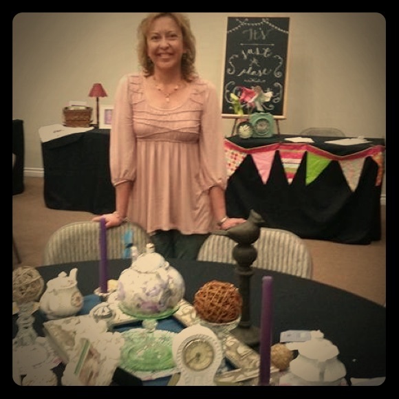 Meet Your Posher - Picture 1 of 1